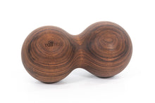 Lade das Bild in den Galerie-Viewer, Dupla masszázs golyó - diófa, 10 cm | rollholz
