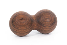 Lade das Bild in den Galerie-Viewer, Dupla masszázs golyó - diófa, 10 cm | rollholz