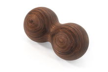 Lade das Bild in den Galerie-Viewer, Dupla masszázs golyó - diófa, 10 cm | rollholz